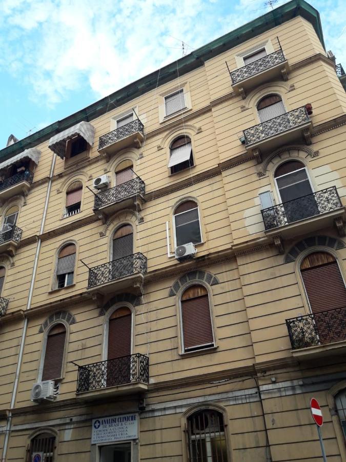 B&B I Due Tornesi Napoli Bagian luar foto