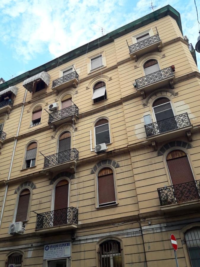 B&B I Due Tornesi Napoli Bagian luar foto