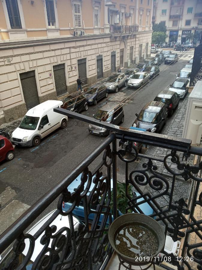 B&B I Due Tornesi Napoli Bagian luar foto