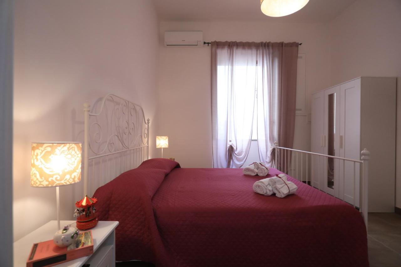 B&B I Due Tornesi Napoli Bagian luar foto